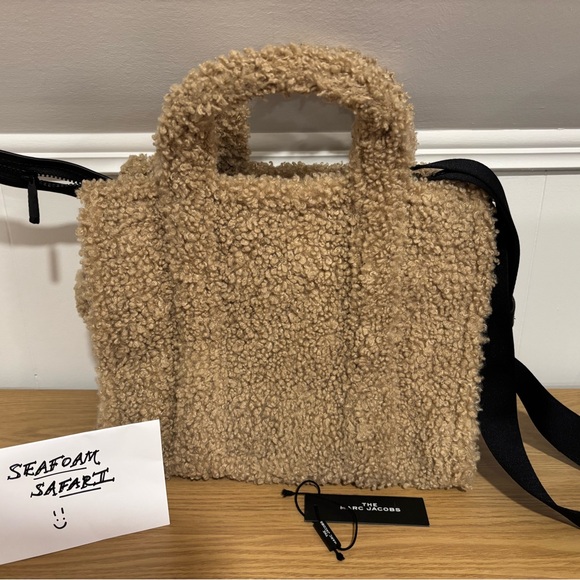 Marc Jacobs Medium Sherpa The Tote Bag - Picture 2 of 8